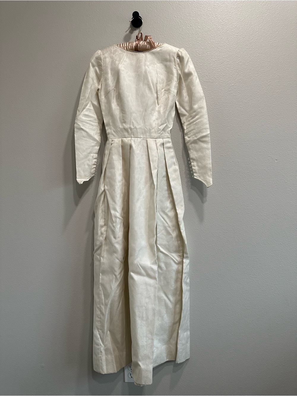 VTG 60’s Emma Domb Ivory Long Sleeve wedding Dress,train and veil,XS